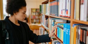 perbedaan skripsi, tesis, dan disertasi