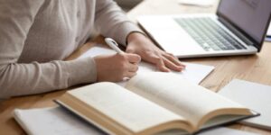 tips membuat judul skripsi menarik