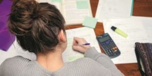 Analisis dan sintesis literatur